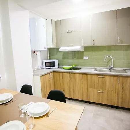 Lira Апартаменты *